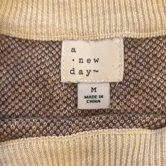 A New Day Leopard Print Knit Sweater - Picture 3 of 4